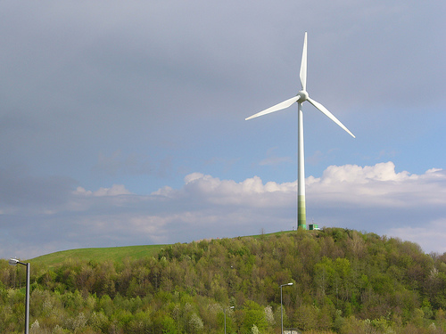 Los bancos de inversión redoblan sus esfuerzos para participar en el sector de las renovables