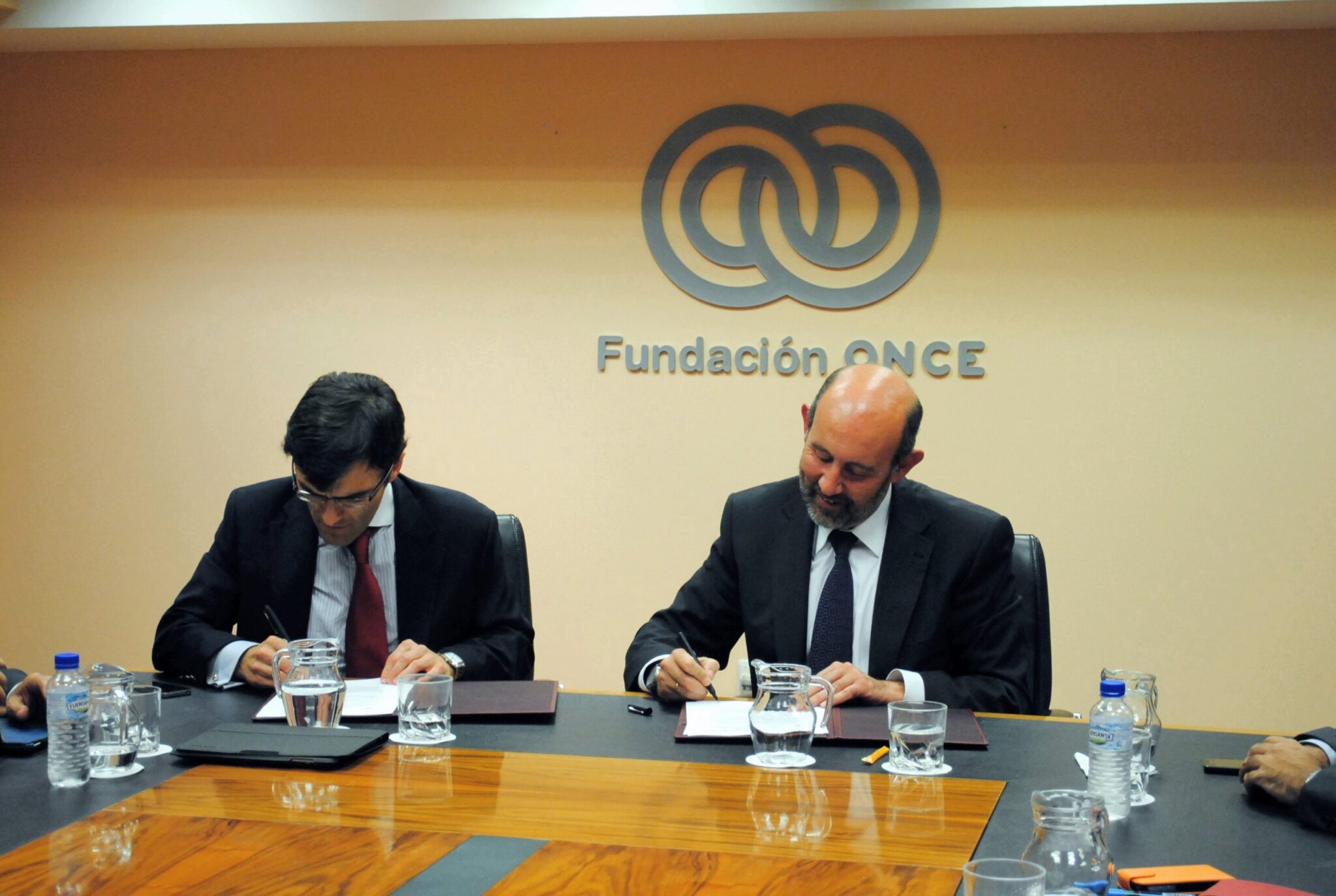 Triodos Bank y Fundación ONCE firman un convenio para financiar organizaciones del sector social
