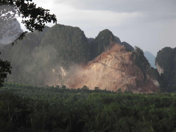 Montañas destruidas en Tailandia