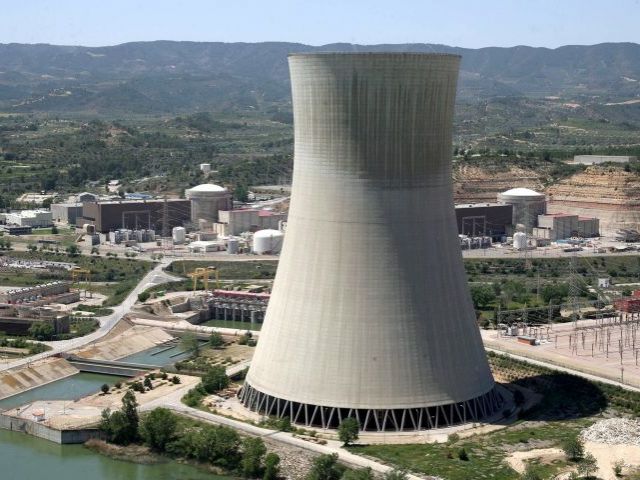 Cuatro de cada diez españoles están en contra de la energía nuclear y creen que sus riesgos están subestimados