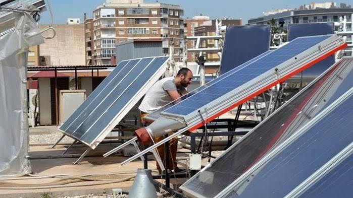 Más de 40 organizaciones reclaman su derecho a producir su propia energía renovable sin barreras ni tasas