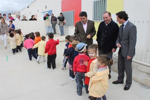 Escolares de Vélez-Málaga y los beneficios medioambientales del reciclaje