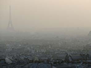 Smog causes partial car ban in Paris – But is the Diesel Industry to blame