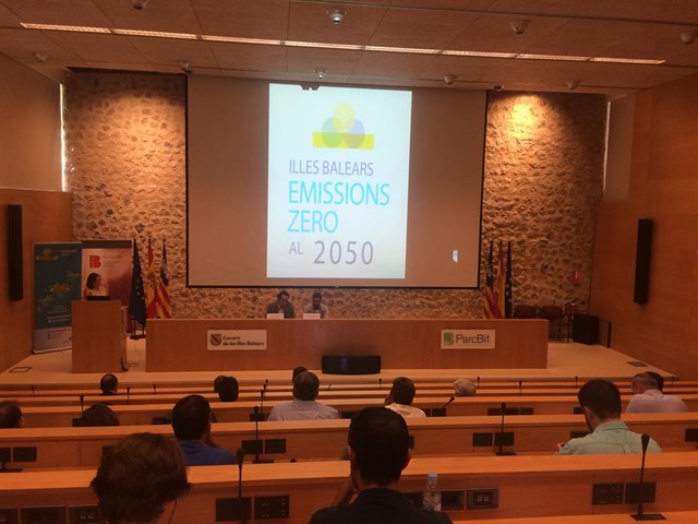 Expertos debaten sobre el impacto del cambio climático en Baleares y la necesidad de una Ley que lo regule