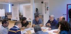 Un nutrido número de asistentes debaten en Vitoria-Gasteiz el documento de trabajo de la Estrategia de Desarrollo Sostenible de Euskadi