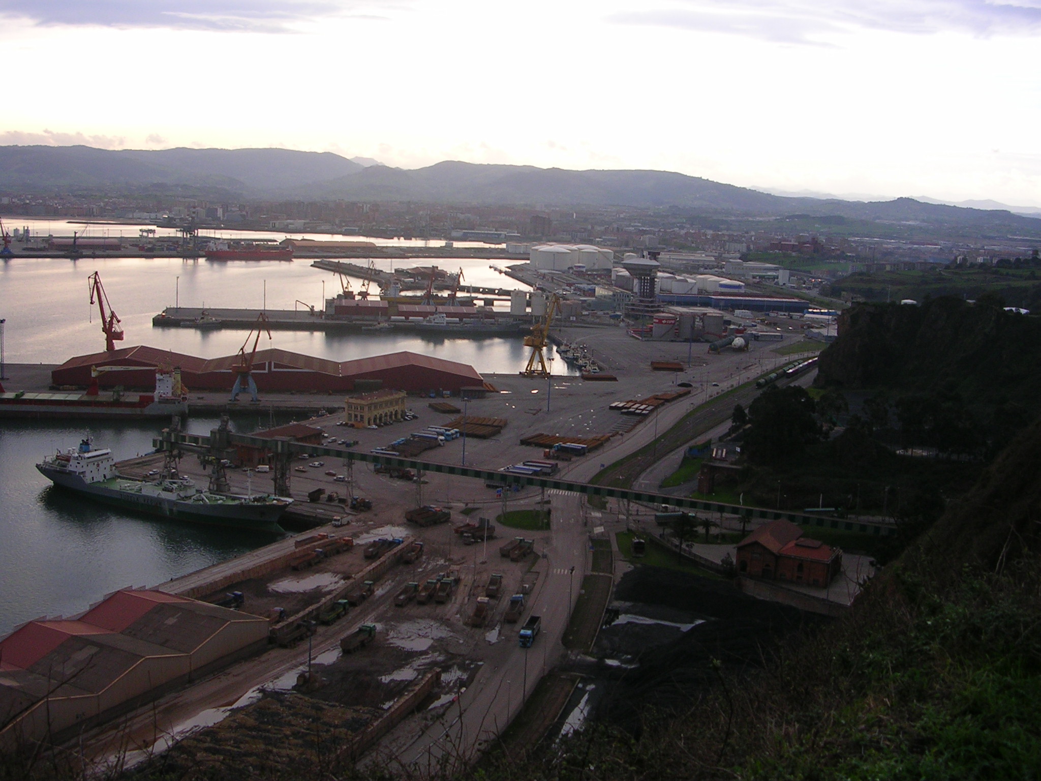 ASTURIAS. Mas productos químicos y peligrosos para el puerto del Musel