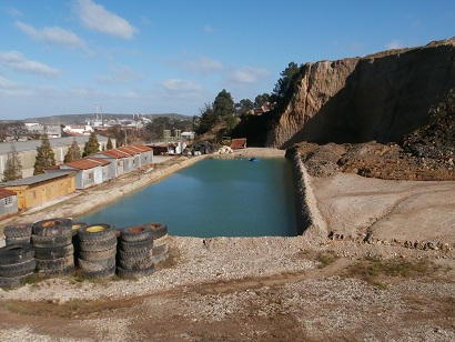 Asturias. Vertidos ilegales en la cantera de la Atalaya de Avilés