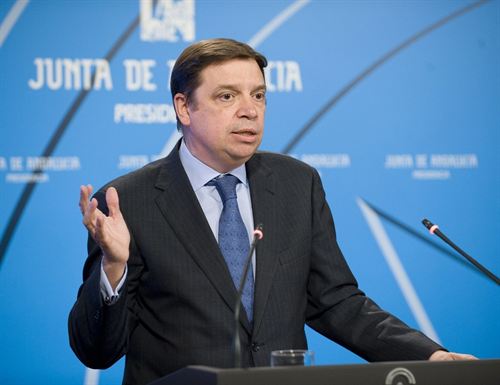 Andalucía recurrirá la Ley de Costas si invade competencias