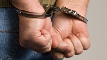 Un gaditano arroja desde una tercera planta a su perro