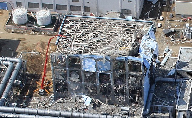 Las barreras submarinas no logran frenar el vertido de Fukushima