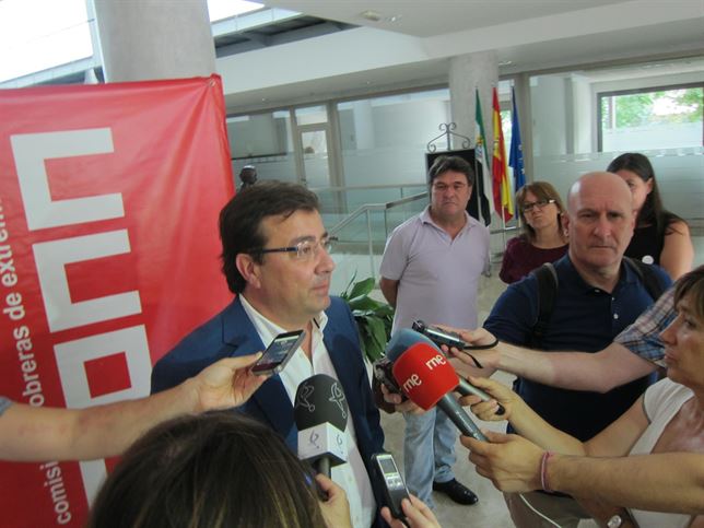 Guillermo Fernández Vara pide que se paralice el borrador de autoconsumo de fotovoltaicas