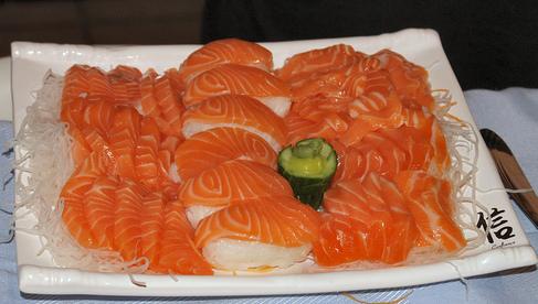 Eduard Punset advierte de que la "moda" de comer sashimi ha tenido un "efecto desastroso" en la protección del atún