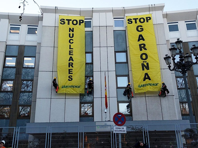 Greenpeace protesta en el Consejo de Seguridad Nuclear por la posible reapertura de Garoña