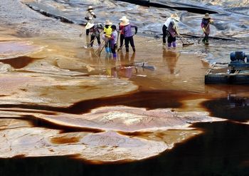 Agua contaminada afecta a 10.000 personas en sur de China