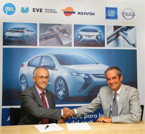 Ibil instalará puntos de recarga en domicilios para los coches eléctricos de Opel