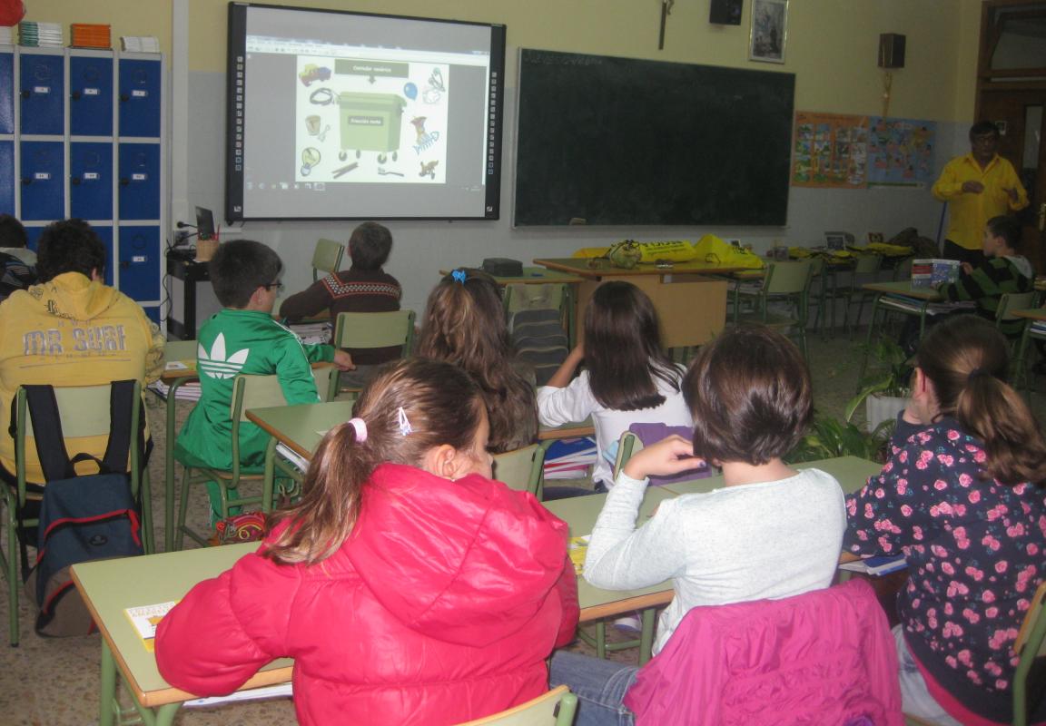 Escolares de la provincia de Ourense se forman en el reciclaje