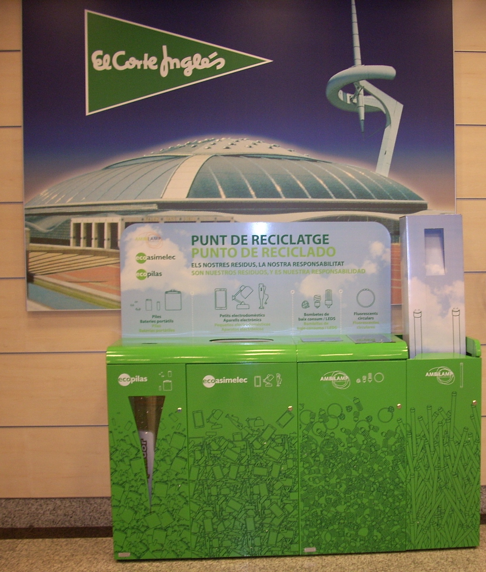 Recyclia y AMBILAMP instalan multicontenedores en centros del Corte Inglés para facilitar el reciclaje de pilas