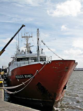 Oceana demanda al Ejecutivo por mantener en secreto los datos sobre el control de la potencia de los buques pesqueros