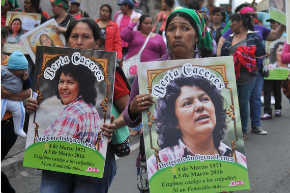 Berta Cáceres y los defensores de la tierra ‘acorralados’ por la muerte