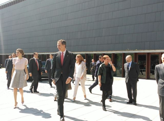 Felipe VI invita a los arquitectos a minimizar el calentamiento global