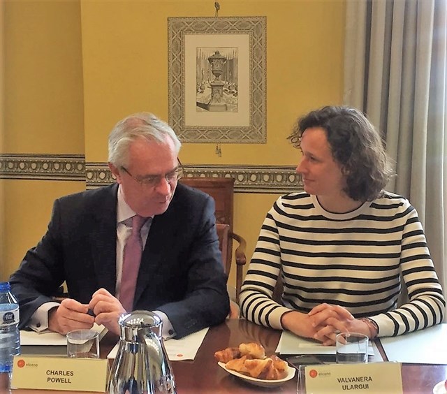 El Gobierno reclama la participación del sector financiero en la transición hacia una economía bajan en emisiones de CO2