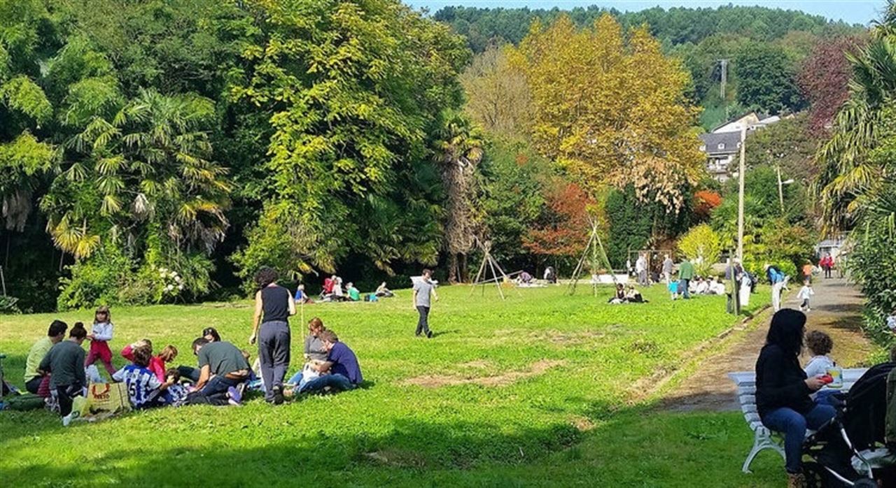 Los vecinos de Ulia dicen NO a la construcción de viviendas en el donostiarra parque de los viveros