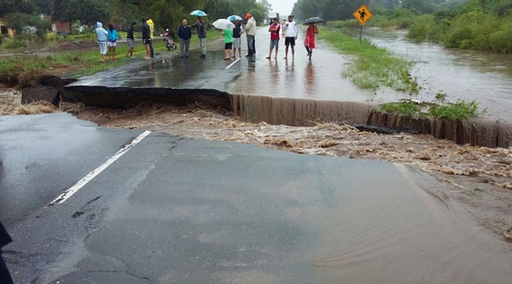 Argentina. 4 pueblos quedaron aislados por las intensas lluvias y crecida de ríos