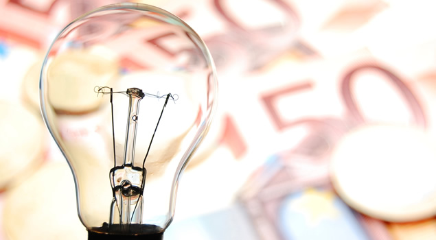 El déficit de tarifa será de 1.100 millones a pesar del ‘brutal’ recorte a las energías renovables en 2014