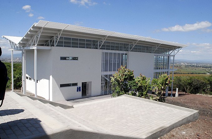 Abre Centro Mexicano de Energías Renovables