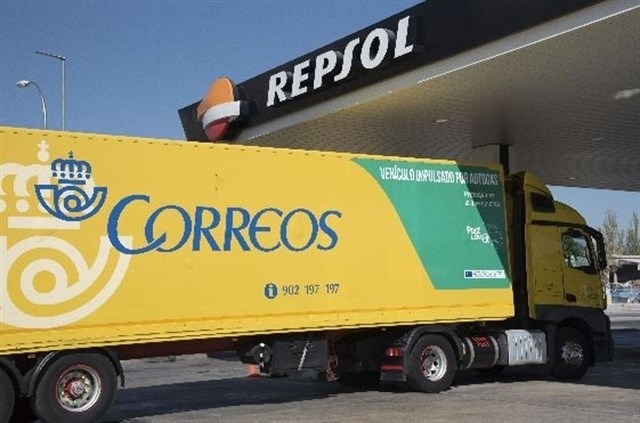 Repsol y Correos se alían en un proyecto para suministrar autogas a camiones para reducir las emisiones