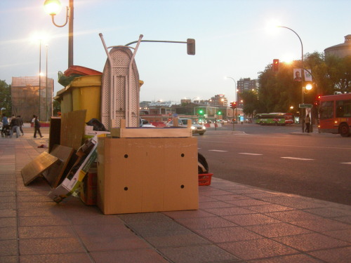 El Ayuntamiento suspende el servicio de recogida de muebles y enseres