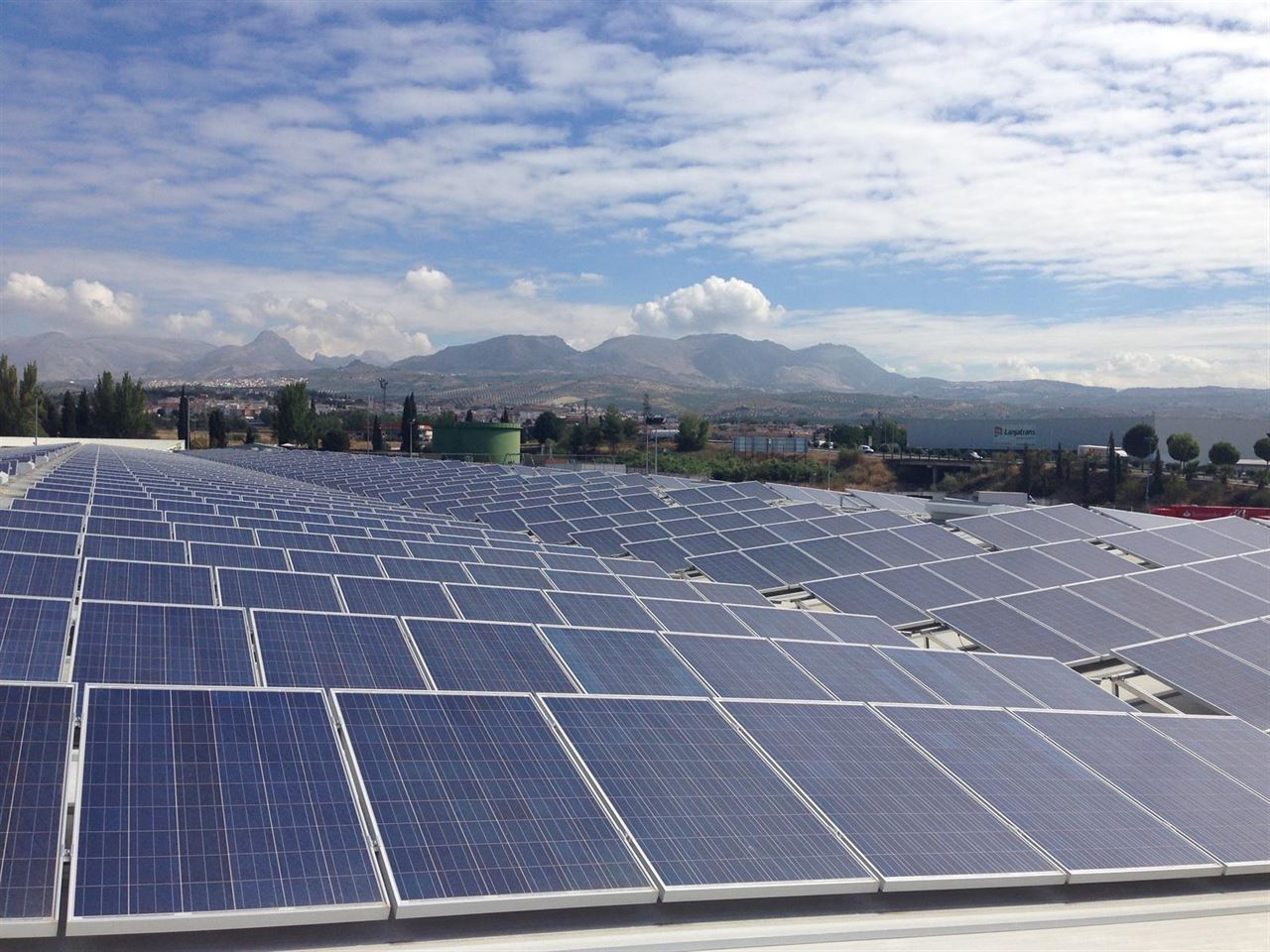 Parques Solares de Navarra promueve un nuevo tejado solar en Granada