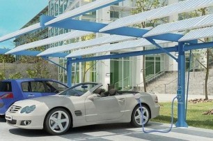 España estrena la primera estación para coches eléctricos que se nutre del sol