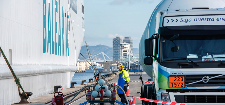 Volvo Trucks aboga por el gas natural licuado en el transporte pesado para reducir las emisiones de CO2