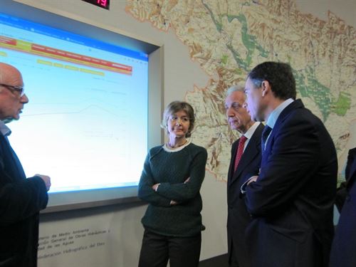 Medio Ambiente dice que el dragado del Ebro ‘es una medida más’ y se estudiarán las zonas a limpiar