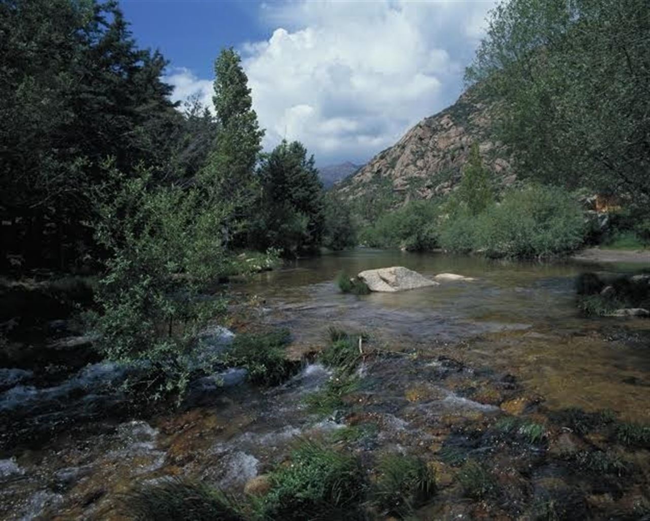 La Comunidad de Madrid prohibirá el baño en las pozas La Pedriza
