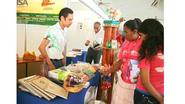 10 mil personas en actividad del reciclaje
