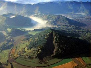 Cataluña. Delta del Ebro y la zona volcánica de la Garrotxa