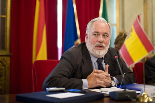 Cañete espera que los egoísmos de las CCAA no afecten a la futura planificación hidrológica