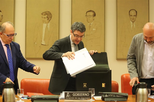 Álvaro Nadal se ‘esconde’ tras los hipotéticos intereses de la ciudadania