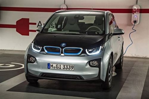 Alianza BMW + Schneider Electric para fabricar puntos de recarga de eléctricos