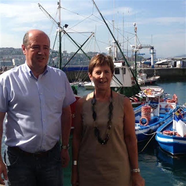 Euskadi critica la decisión de abrir la pesquería de la anchoa