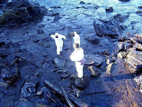Mancha de fuel en las playas de Algeciras