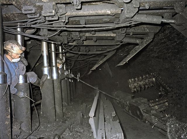 Exigen al PP un pacto energético con energías renovables y descartando las contaminantes