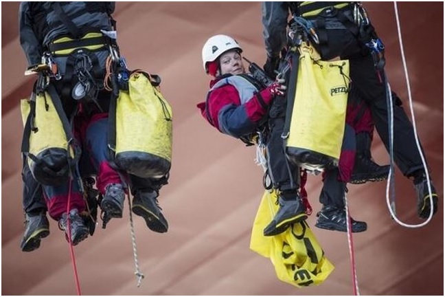 La Policía noruega ‘desaloja’ a activistas de Greenpeace de una plataforma petrolera