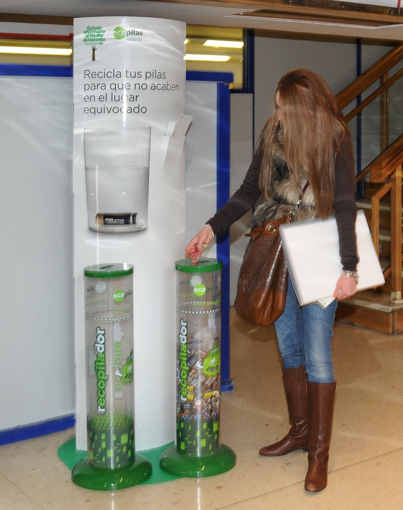 Carrefour y Fundación Ecopilas ponen en marcha una campaña de recogida de pilas