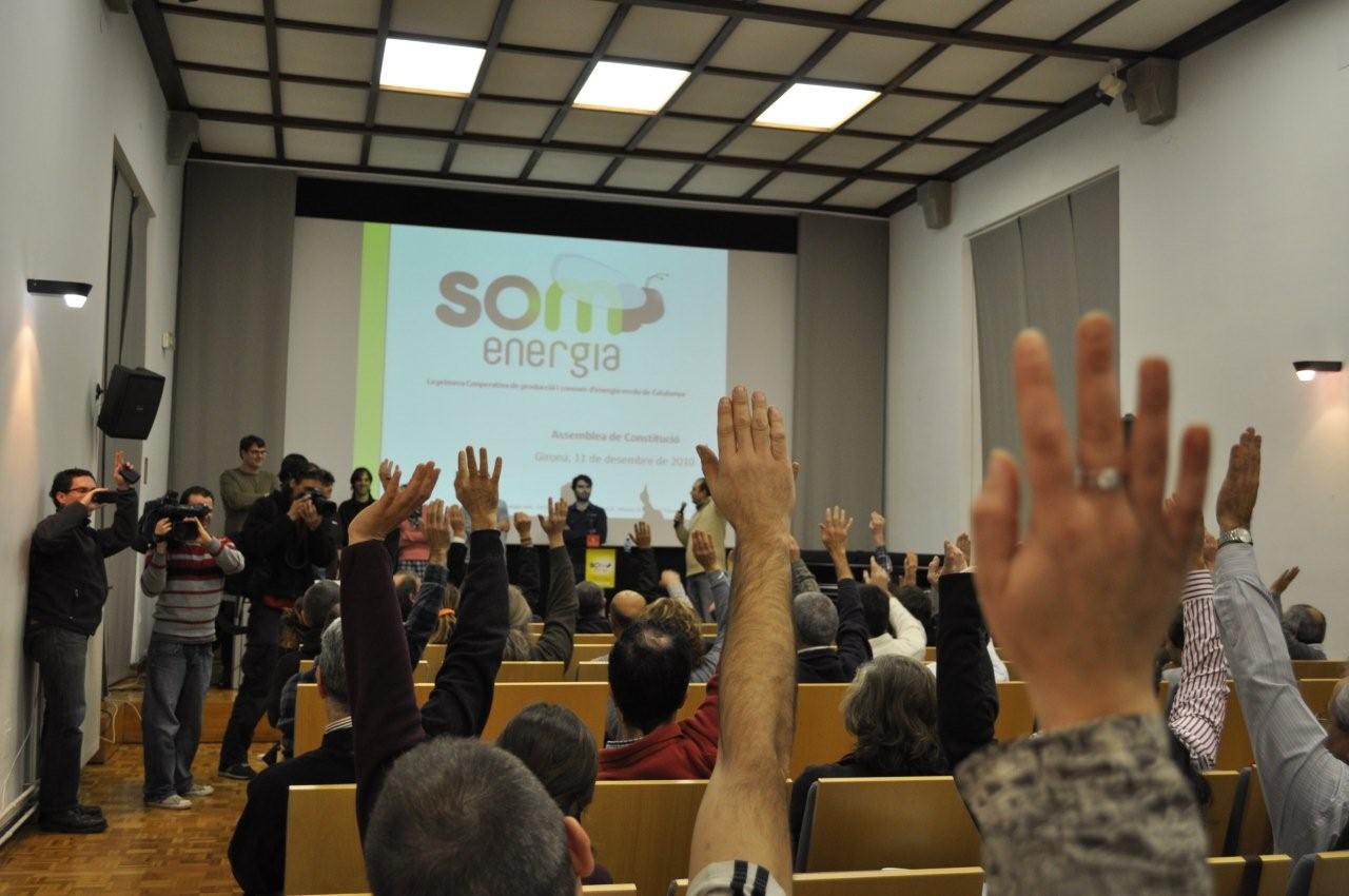 Finaliza con éxito la asamblea de constitución de la Cooperativa Som Energía