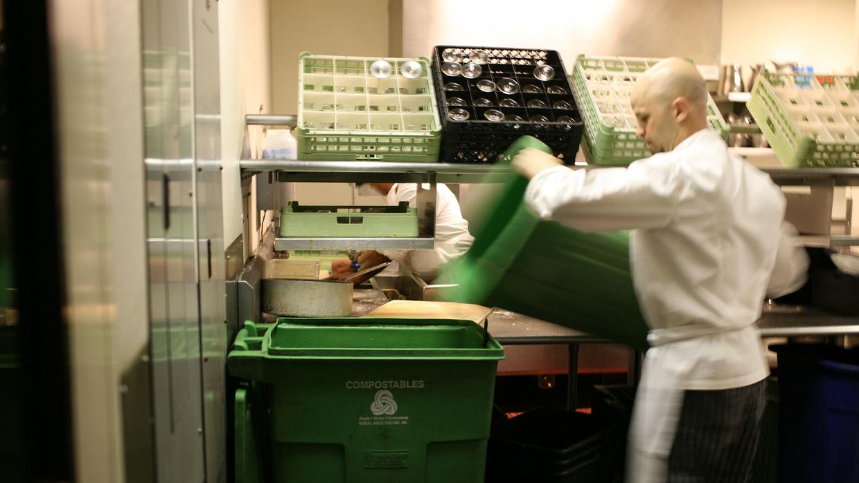 Así es la increíble cantidad de comida que despilfarran las ciudades