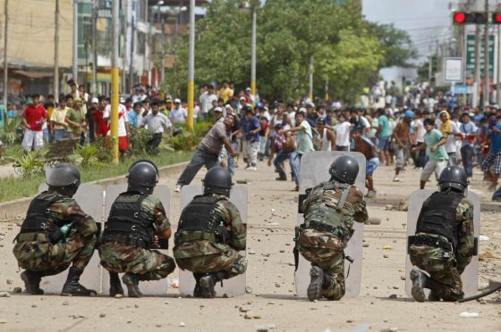 El intento de Perú de atajar la minería informal eleva el malestar social