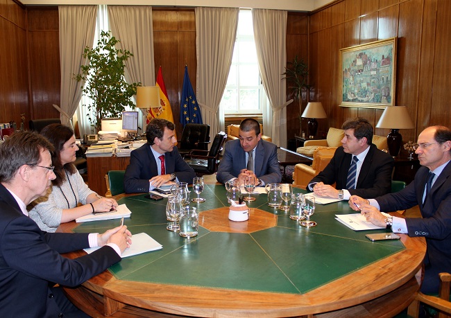 Medio Ambiente analiza con las CCAA de Castilla-La Mancha y de Madrid el incendio de Seseña (Toledo)